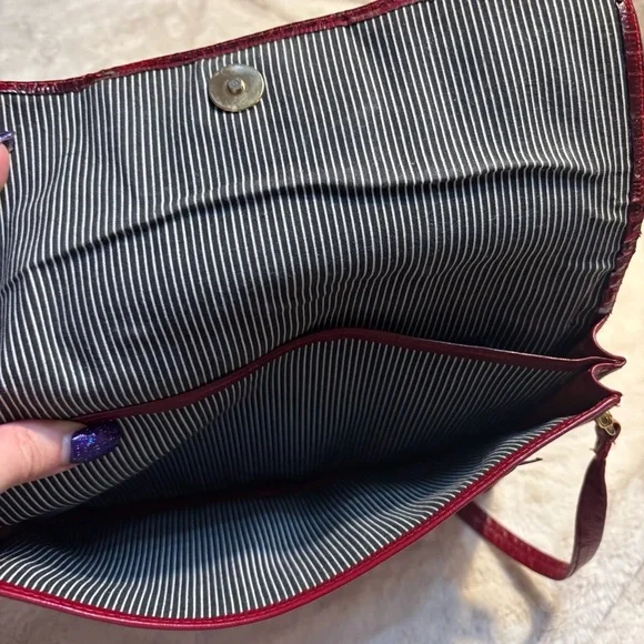 Vintage Crossbody Bag Red Snakeskin Print Gold-tone Hardware Vegan Patent Shiny - Picture 8 of 15